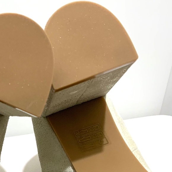 Stuart Weitzman Beige Leather Goring Lug Sole Wenda Almond Toe Block Heel Bootie - Picture 10 of 12